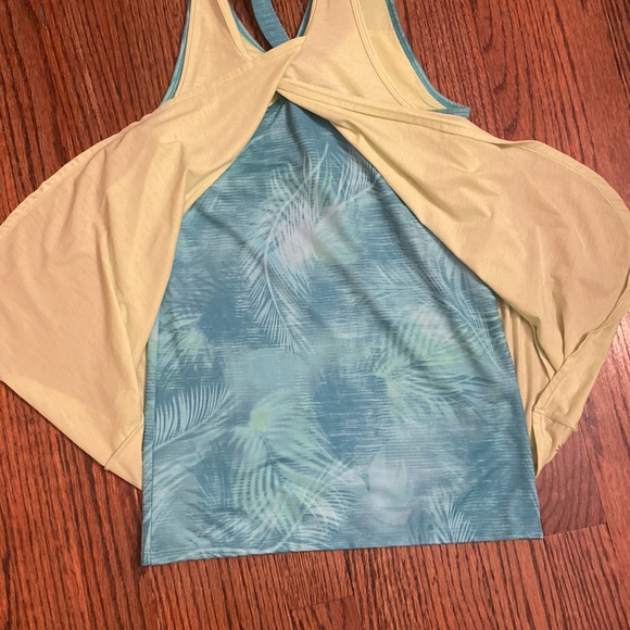 athleta Girl double shirt open back - Picture 4 of 5